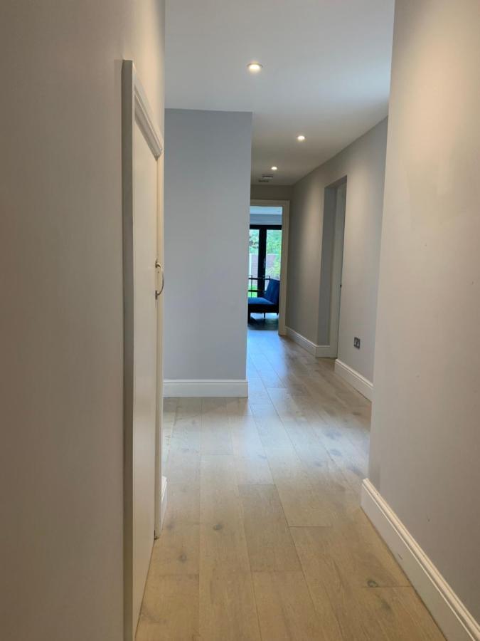 Wonderful 3 Bed Flat With Private Garden In Wimbledon - 1 The Queens Daire Londra Dış mekan fotoğraf
