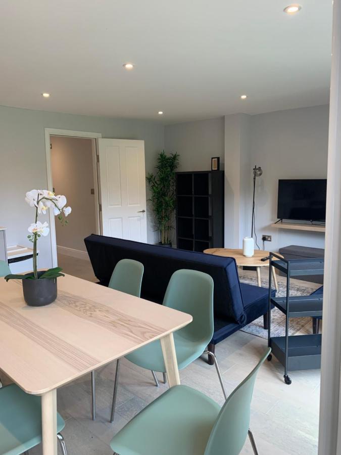 Wonderful 3 Bed Flat With Private Garden In Wimbledon - 1 The Queens Daire Londra Dış mekan fotoğraf
