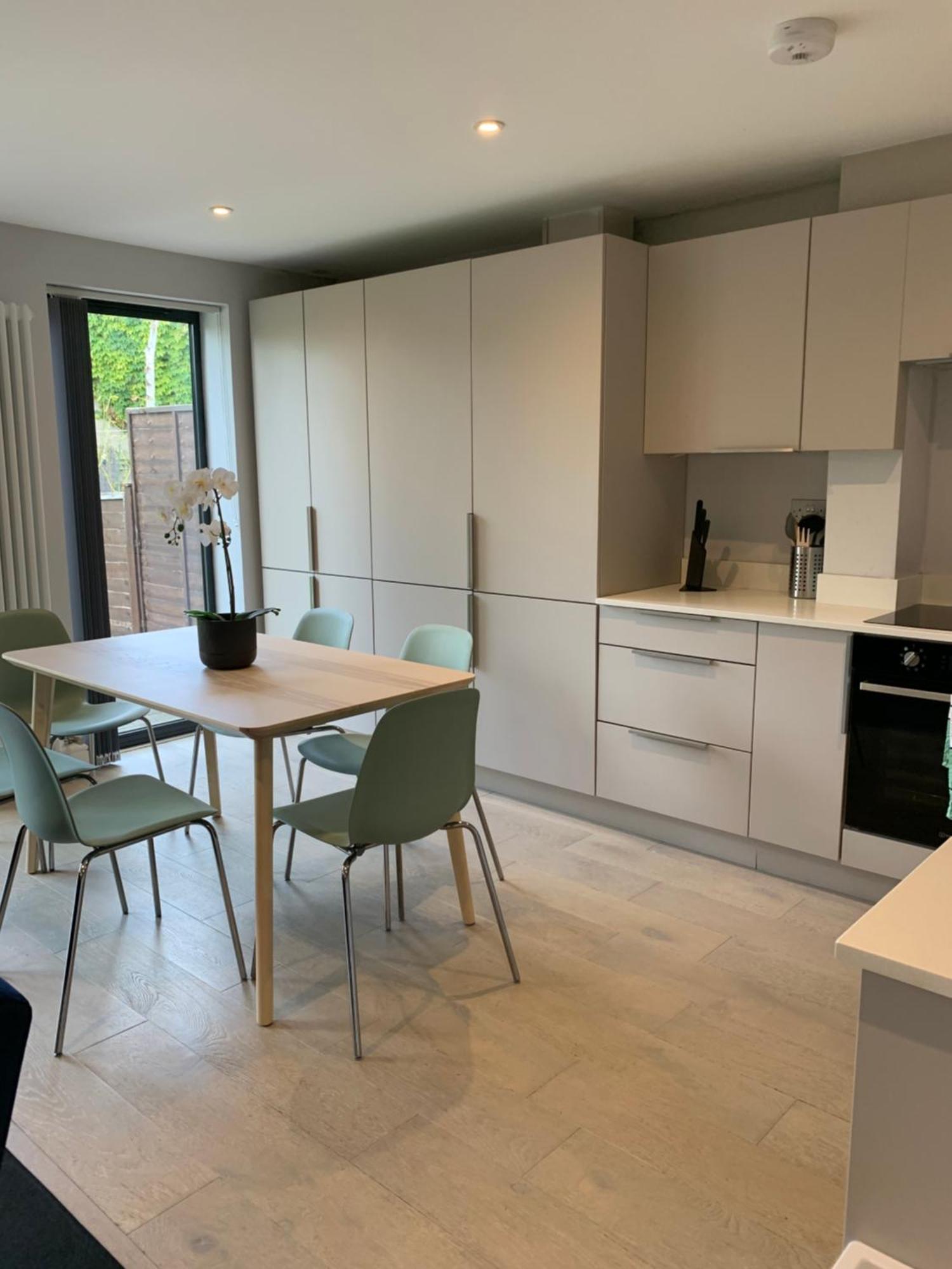 Wonderful 3 Bed Flat With Private Garden In Wimbledon - 1 The Queens Daire Londra Dış mekan fotoğraf